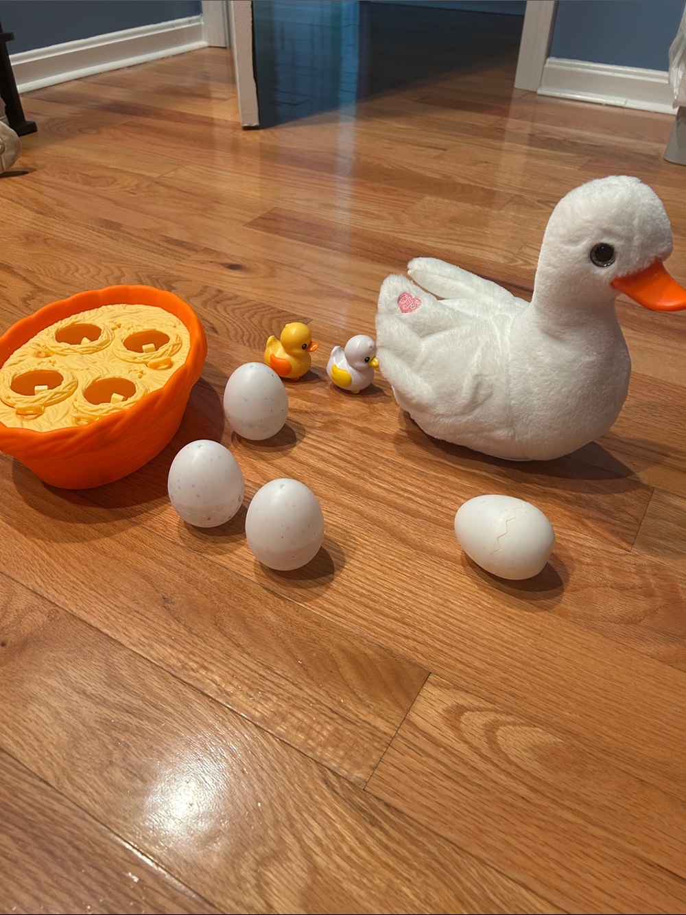 Pets Alive Interactive Mama Duck - Picture 2 of 2